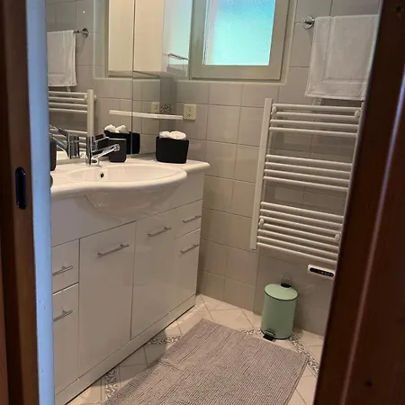 Beautiful, Friendly Geneva View Chalet *